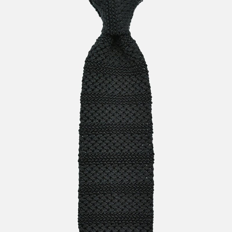 ロバートフレイザーのドイツ製のニットタイです