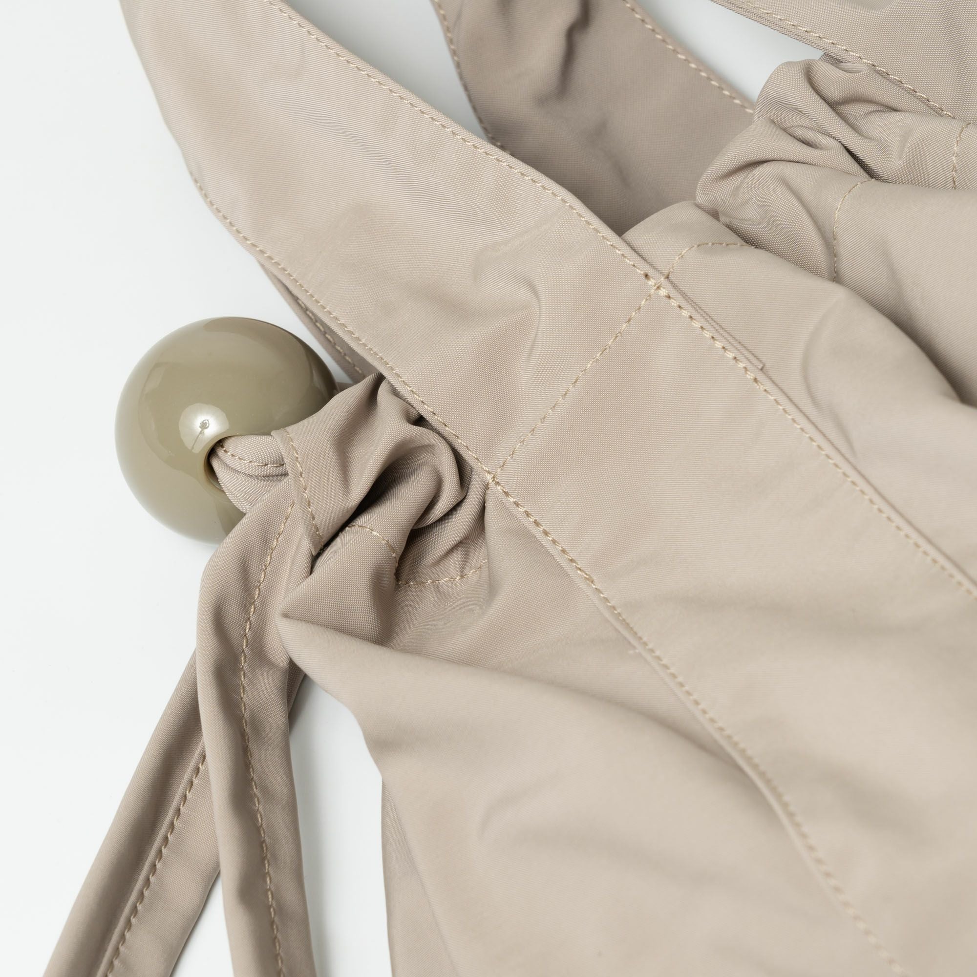 Ball Charm Satin Tote | AINEXX ONLINE（アイネックスオンライン）
