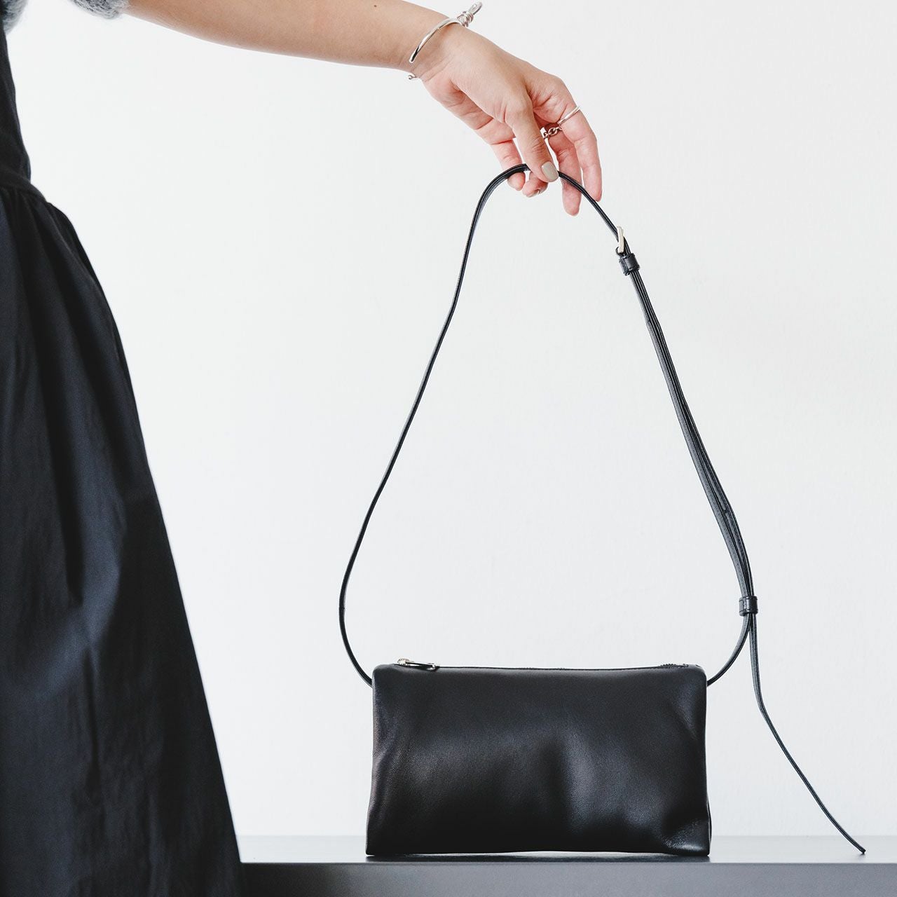 【美品】Bucket Baggage Puff Shoulder 楽天市場】Bucket Baggage バケットバゲージ バッグ レザー ショルダー
